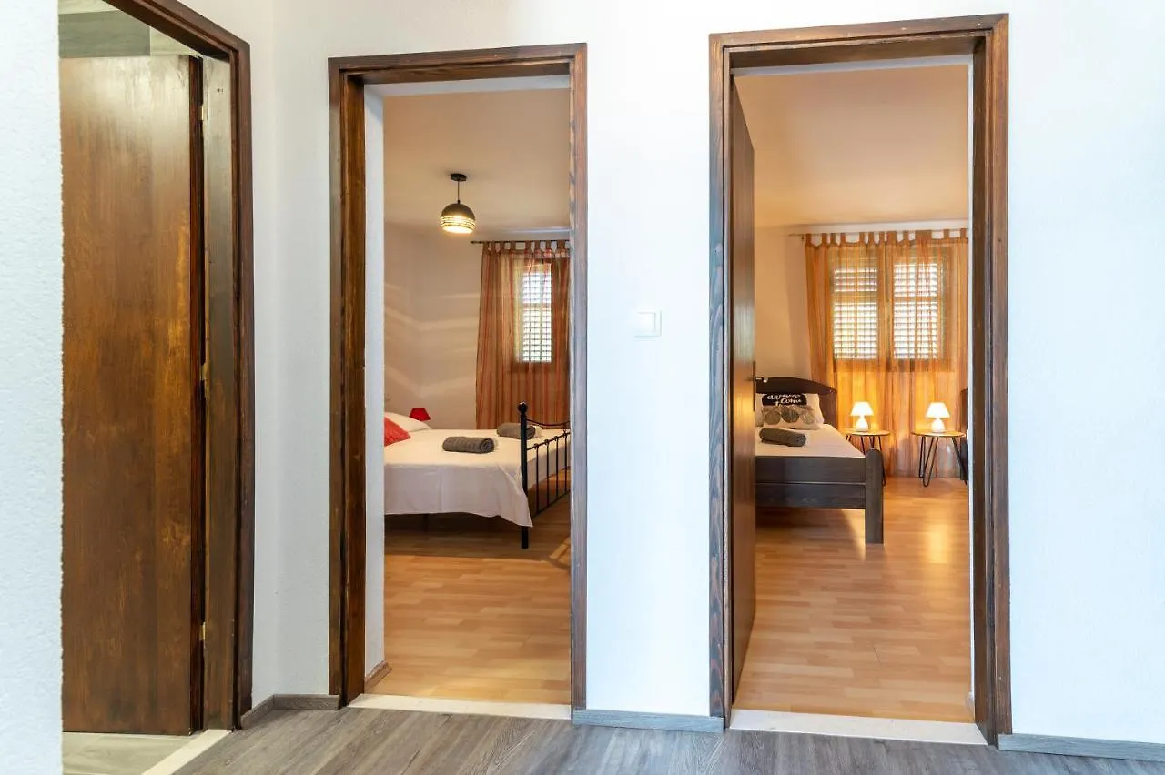 Apartment Batela Trogir