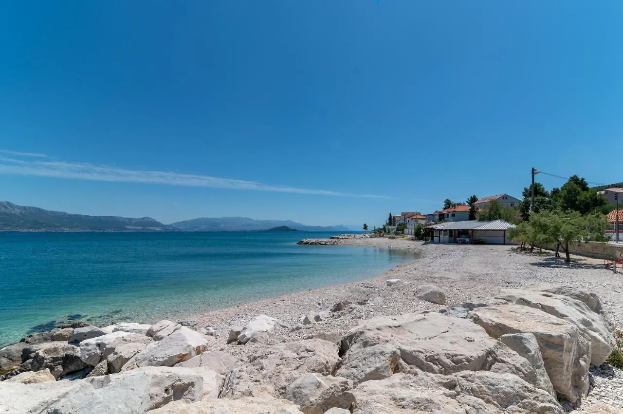 Apartment Batela Trogir 0*,