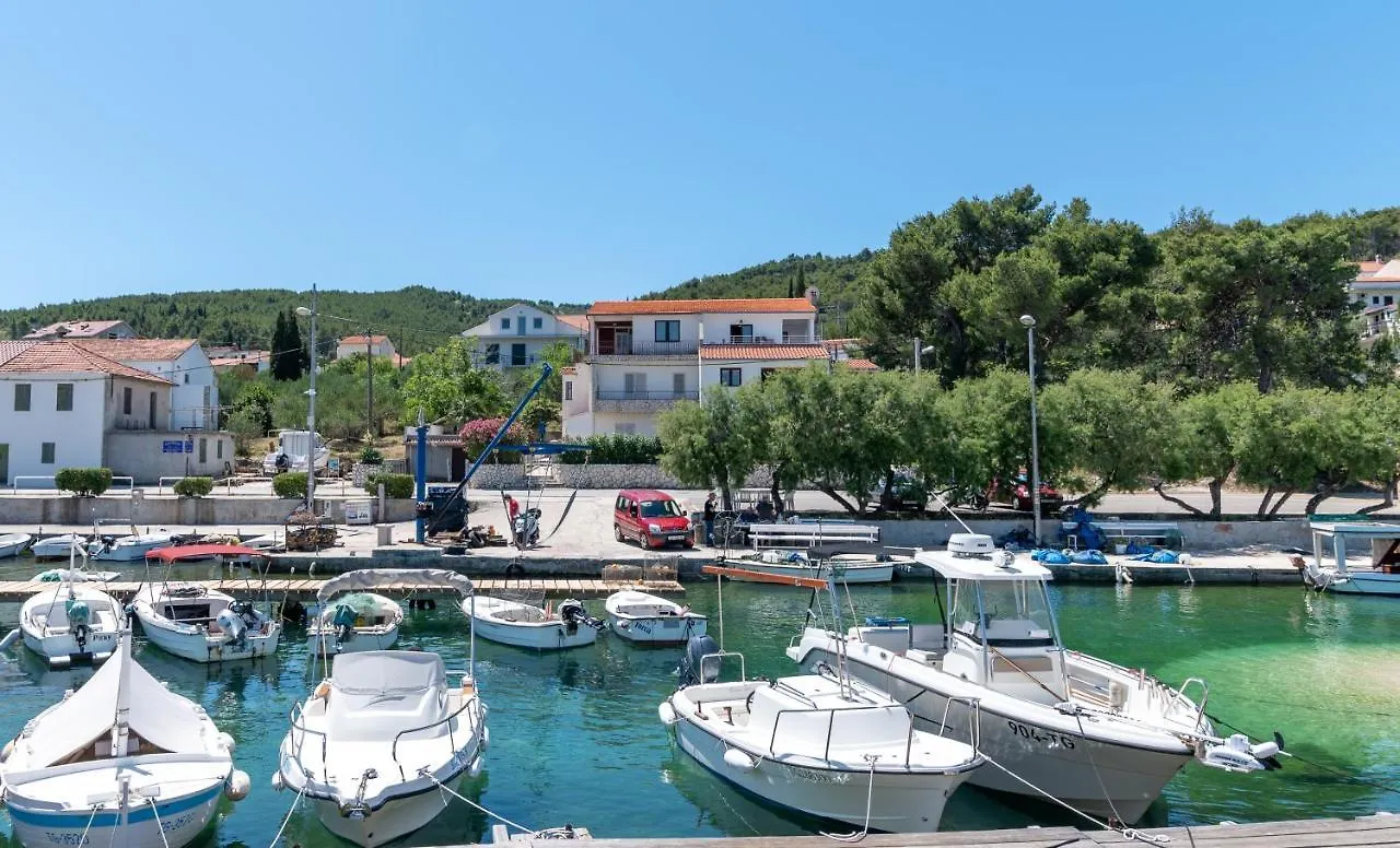 Apartment Batela Trogir 0*,