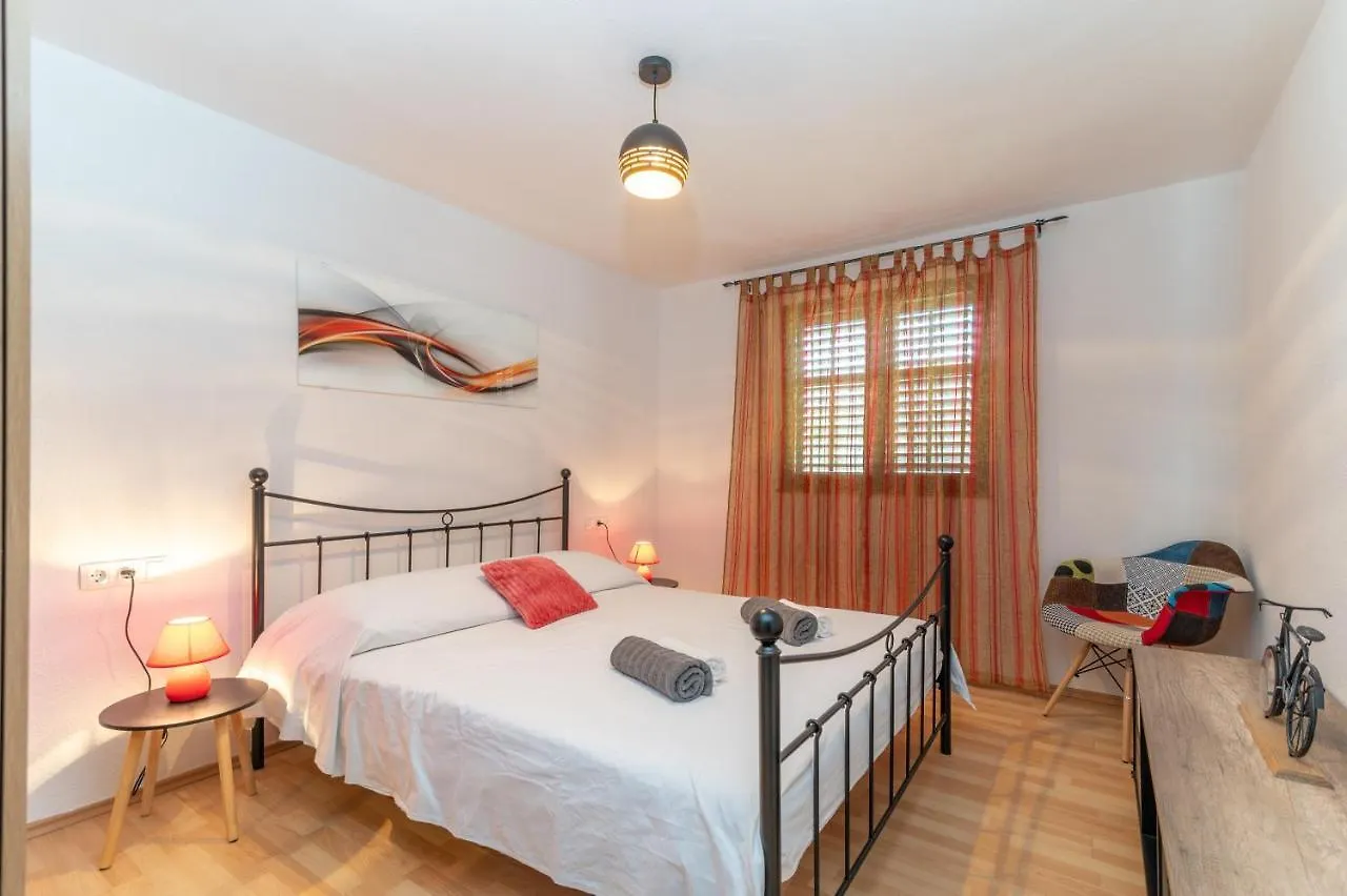 Apartment Batela Trogir 0*,  Croatia